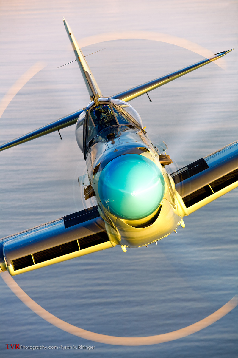 Illustration for article titled All These Jaw-Dropping Airplane Images Were Taken By This Flying Photog